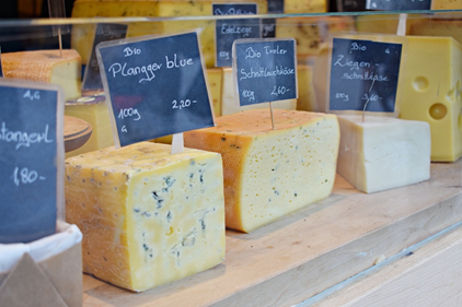 独特の風味がクセになる 青カビチーズの特徴と美味しい食べ方 公式 まごころケア食