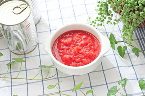 トマト缶の栄養にはリコピンが豊富！ホールトマトとカットトマトの違いは？