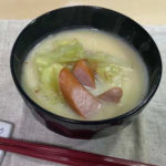 和食にも洋食にも合うソーセージの味噌汁アレンジ